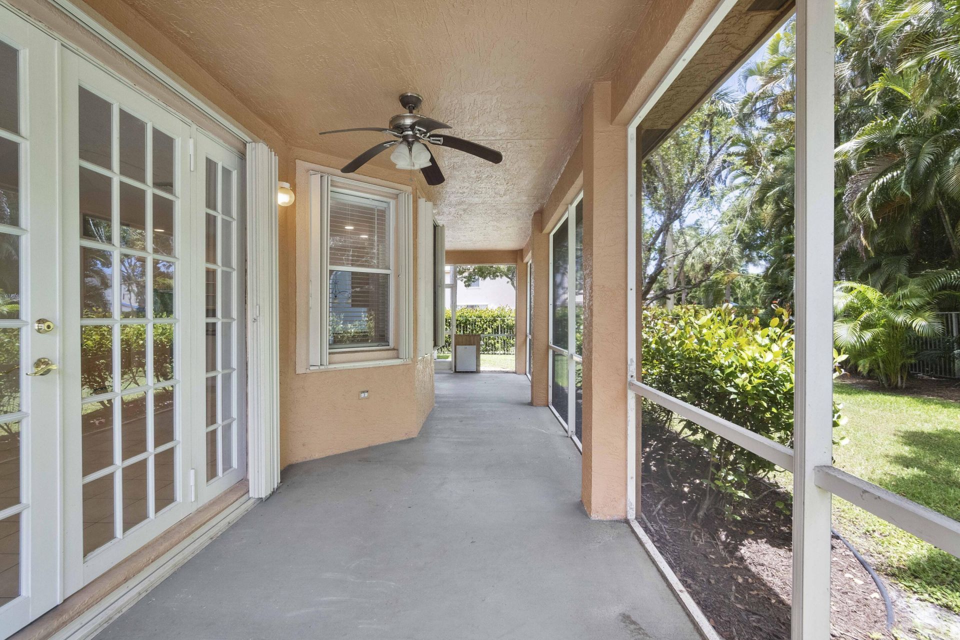 6370 Stonehurst Circle, Lake Worth, FL 33467 Photo