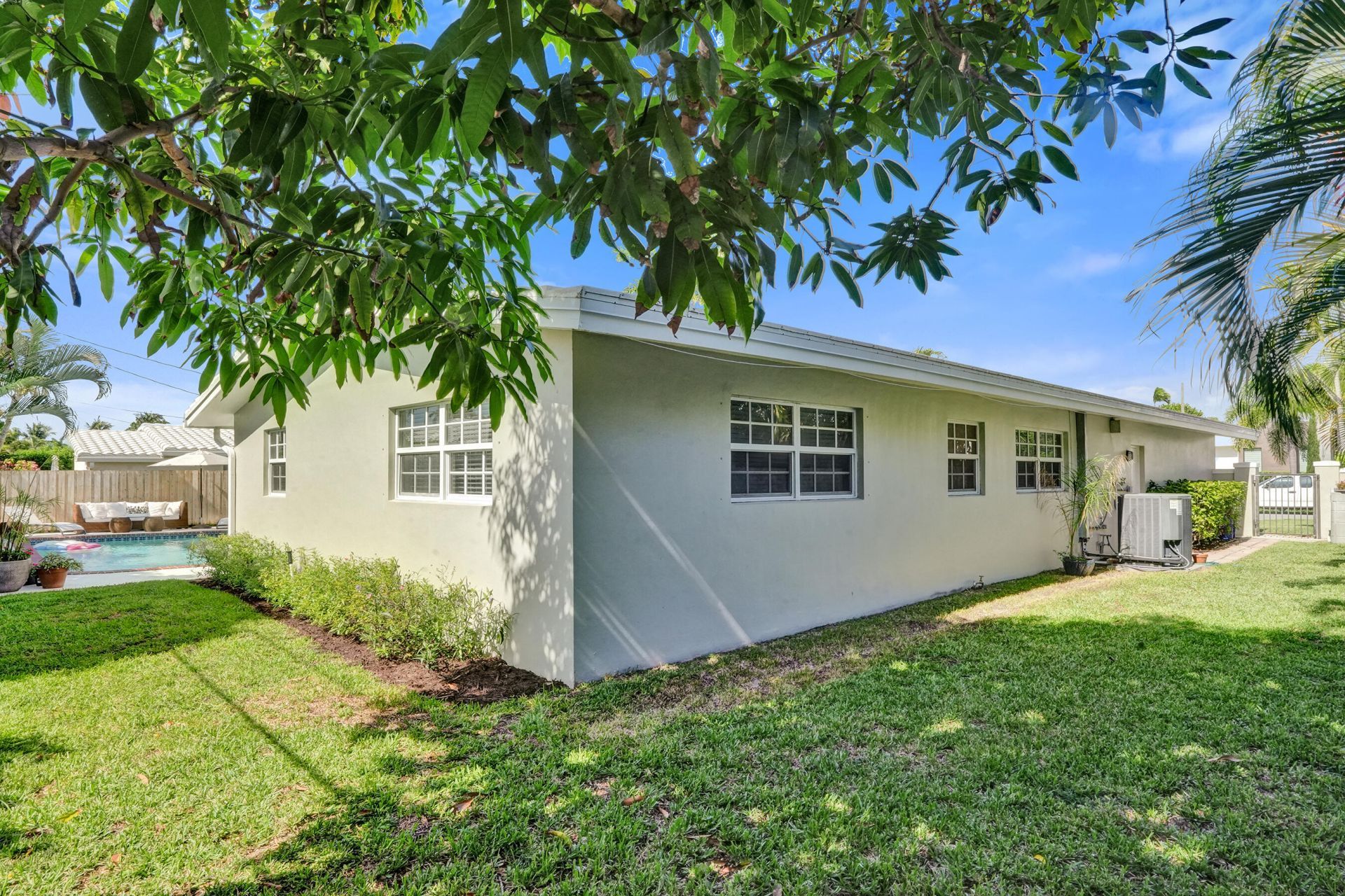 4240 NE 28th Avenue, Fort Lauderdale, FL 33308 Photo