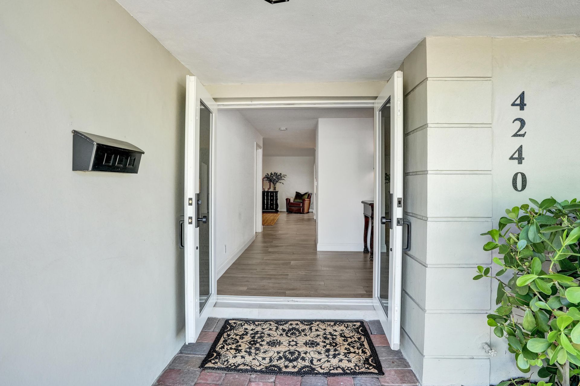 4240 NE 28th Avenue, Fort Lauderdale, FL 33308 Photo