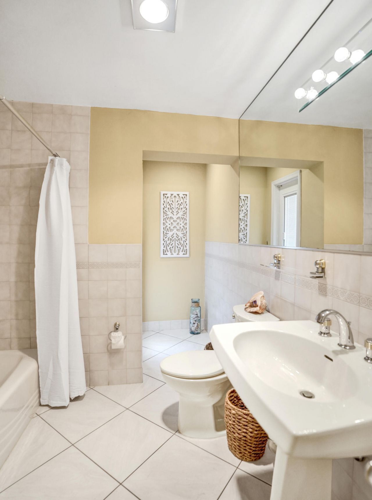4240 NE 28th Avenue, Fort Lauderdale, FL 33308 Photo
