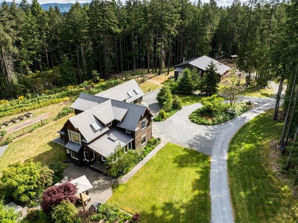 1381 Carlton Dr , Cobble Hill, BC V8H 0B7