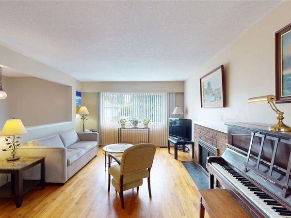 459 Carson Rd, Colwood, BC V9C 2C4