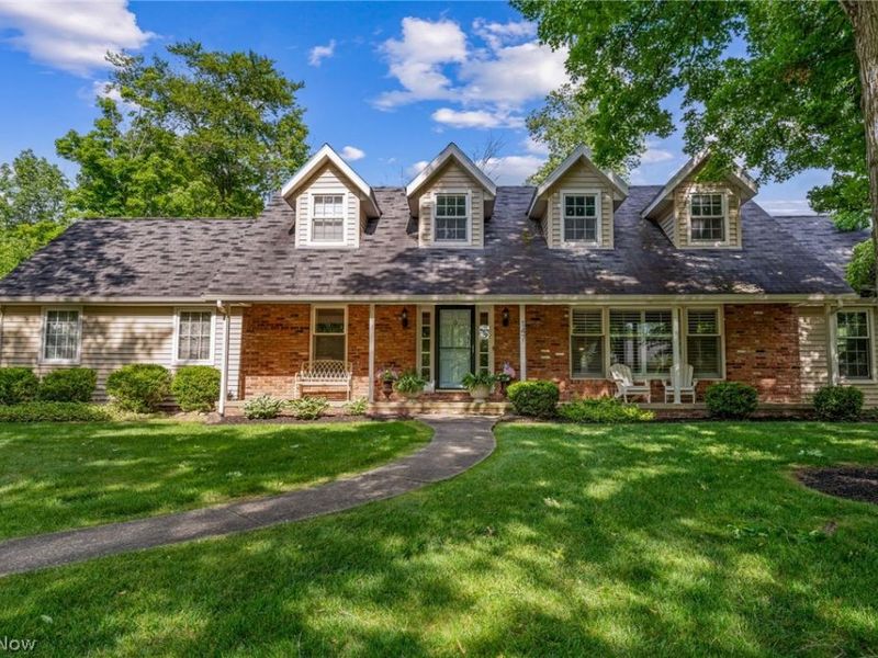 147 S Hayden Parkway, Hudson, OH 44236 Photo 2
