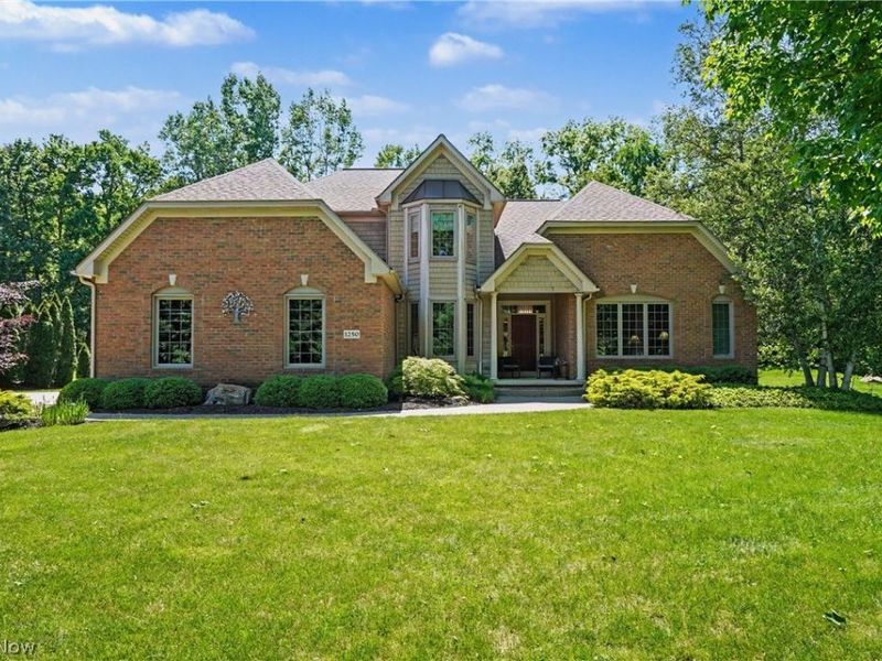 1250 Woodsview Drive, Akron, OH 44313 Photo 2