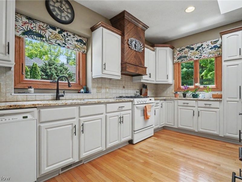 1250 Woodsview Drive, Akron, OH 44313 Photo 21