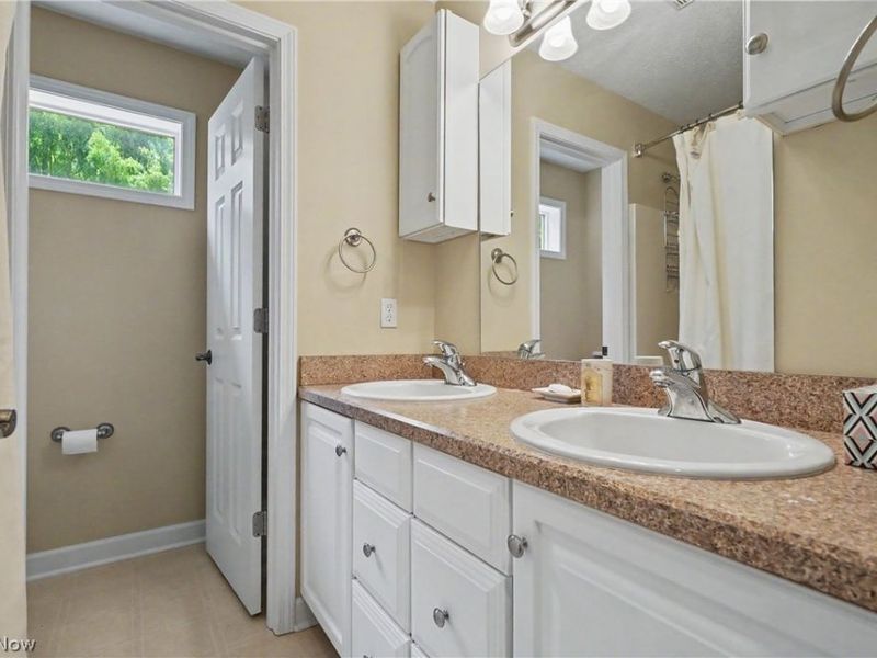 1250 Woodsview Drive, Akron, OH 44313 Photo 35