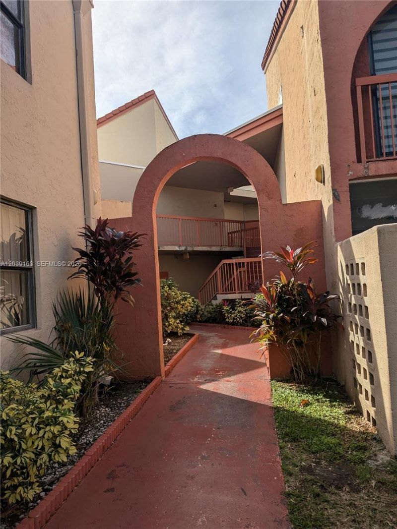 10245 NW 9th Street Cir , Unit 210-9, Miami, FL 33172 Photo