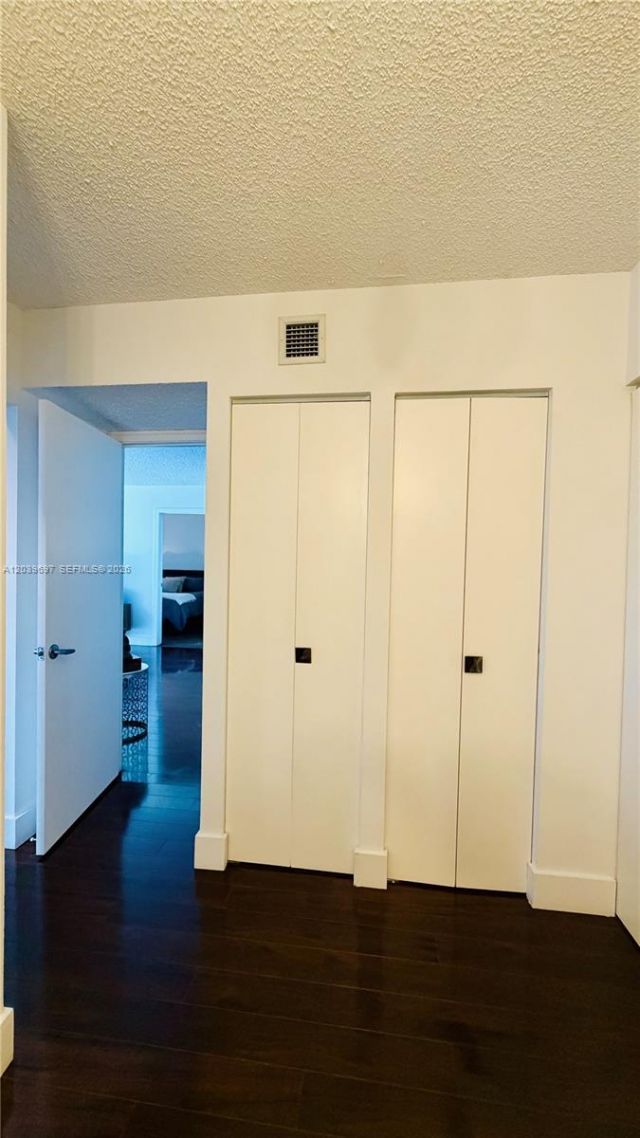 3701 N Country Club Dr , Unit 304, Aventura, FL 33180 Photo