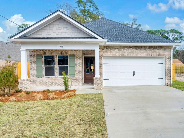 1913 Redwood Avenue, Niceville, FL 32578