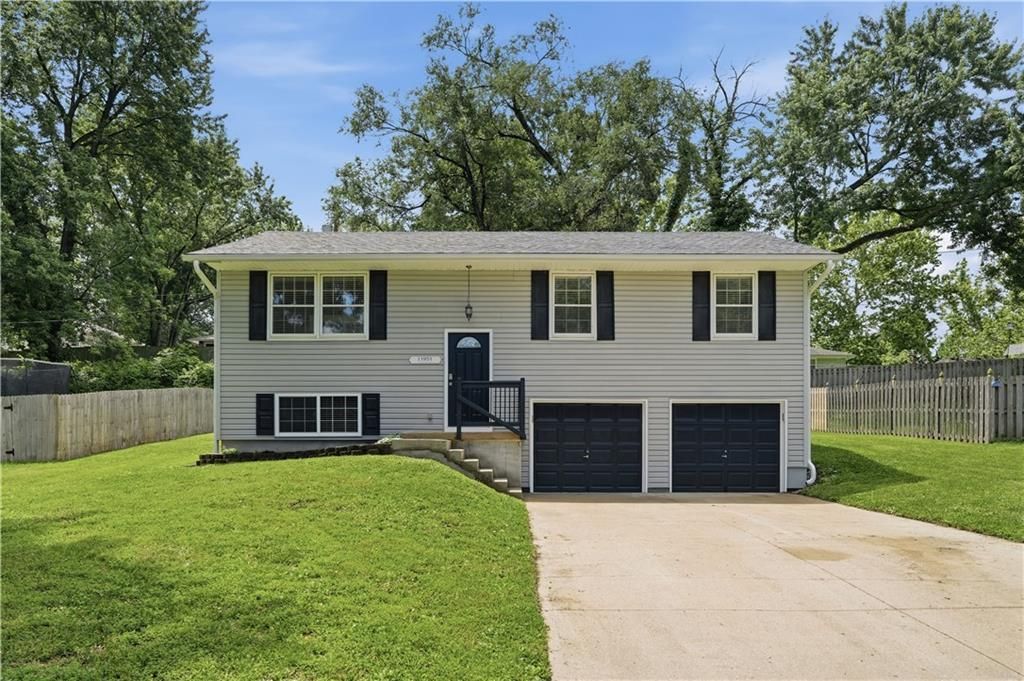 11951 E Scarritt Avenue, Sugar Creek, MO 64054 Main Photo