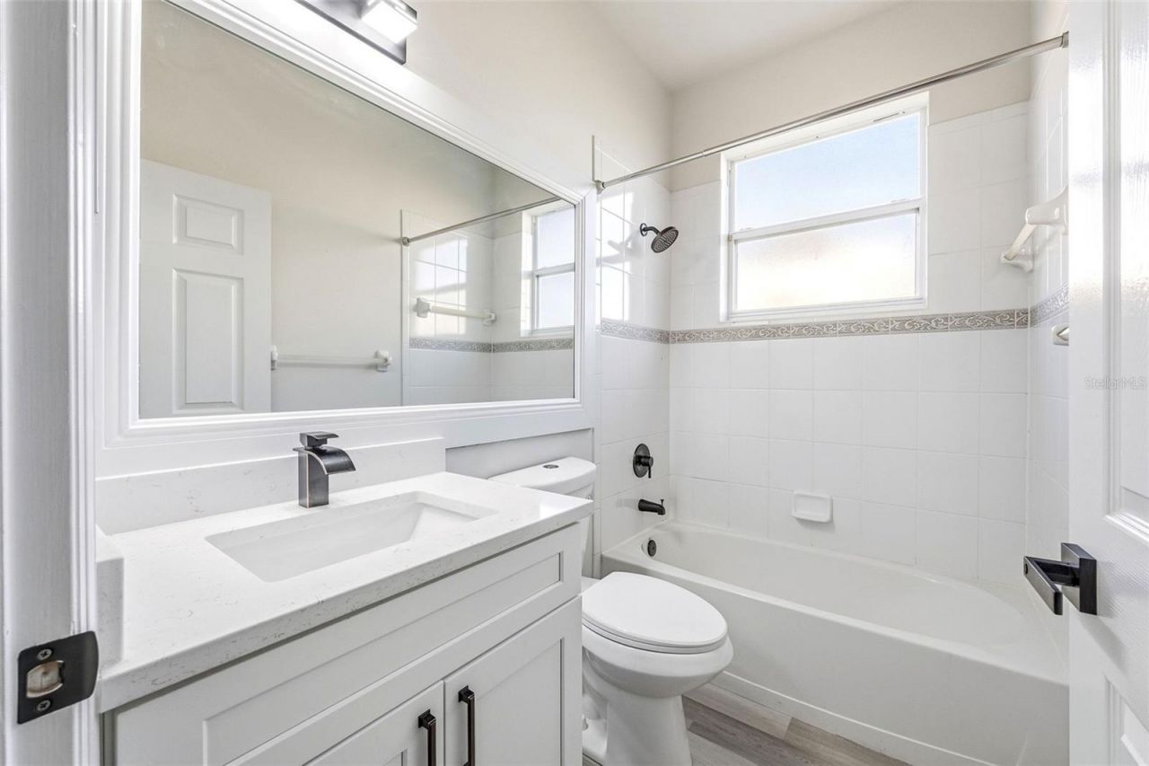 6631 63rd Terrace E, Bradenton, FL 34203 Photo