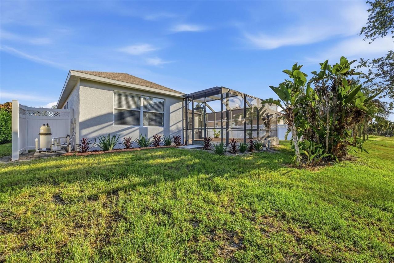 6631 63rd Terrace E, Bradenton, FL 34203 Photo