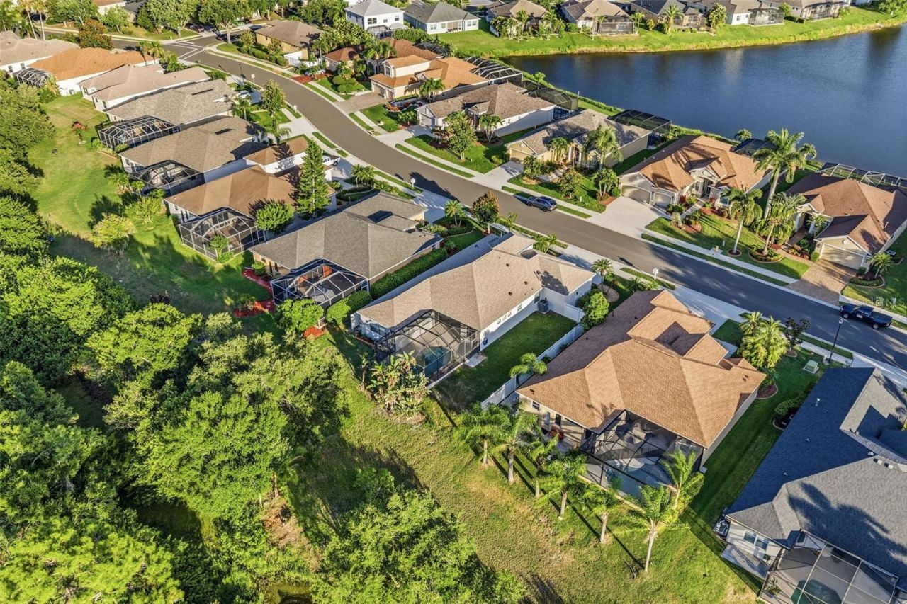 6631 63rd Terrace E, Bradenton, FL 34203 Photo
