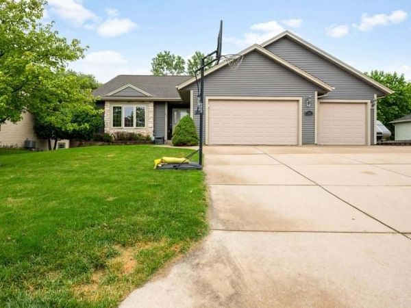 203 Jenna COURT, Watertown, WI 53098