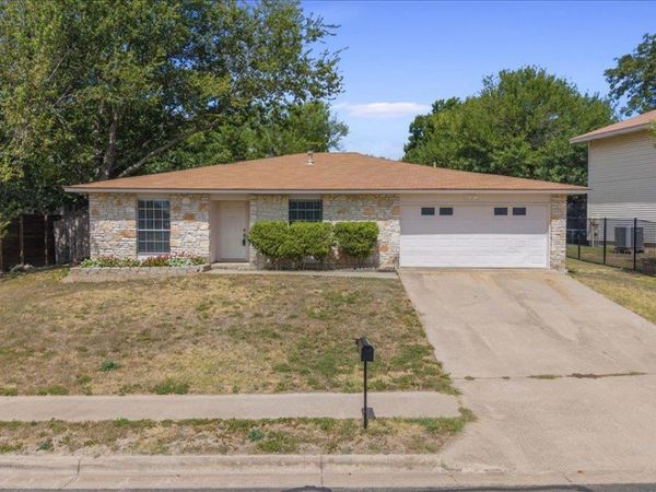8200 Furness DR, Austin, TX 78753