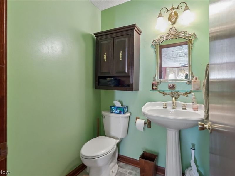 10037 Jamestown Drive, North Royalton, OH 44133 Photo 13