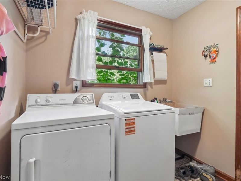 10037 Jamestown Drive, North Royalton, OH 44133 Photo 14