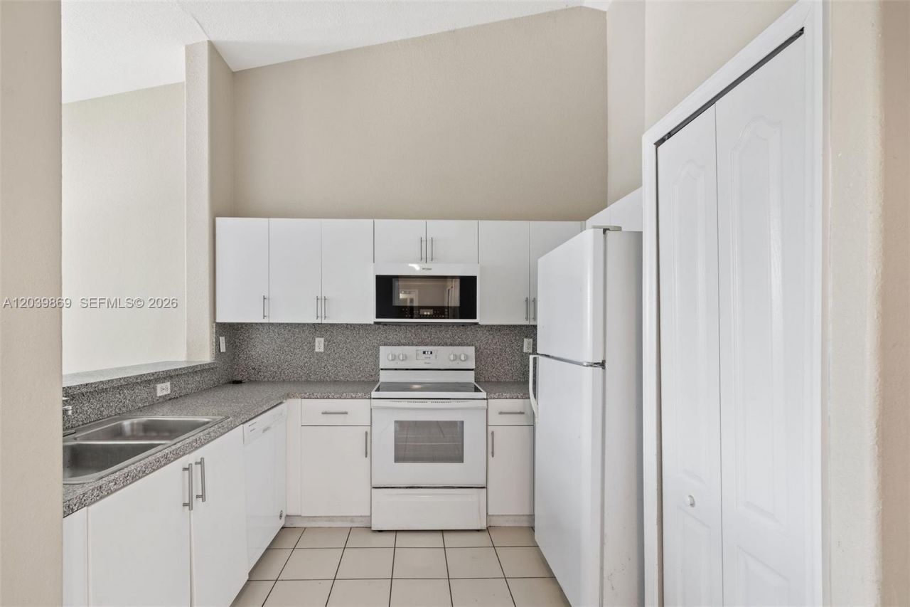 1692 SE 29th Ct , Unit 205, Homestead, FL 33035 Photo