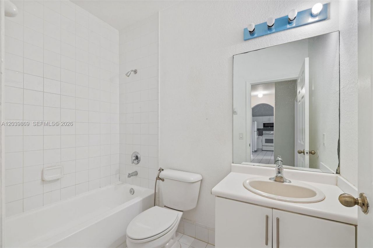 1692 SE 29th Ct , Unit 205, Homestead, FL 33035 Photo