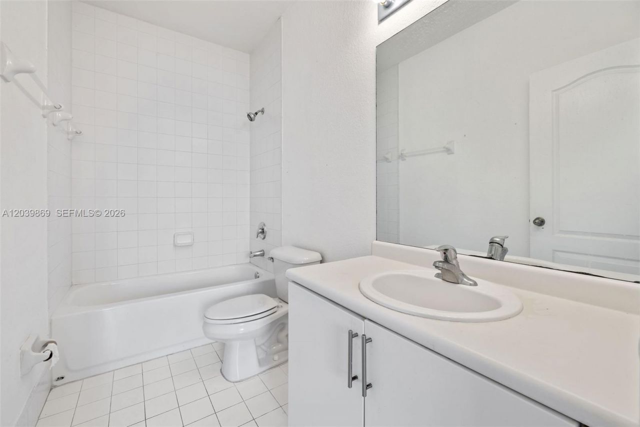 1692 SE 29th Ct , Unit 205, Homestead, FL 33035 Photo