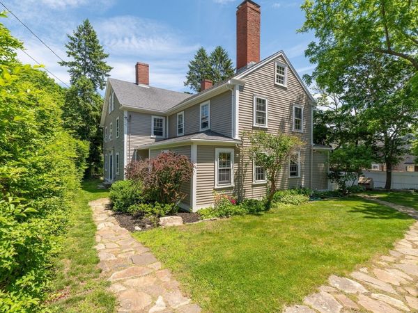 1 Main Street, Essex, MA 01929