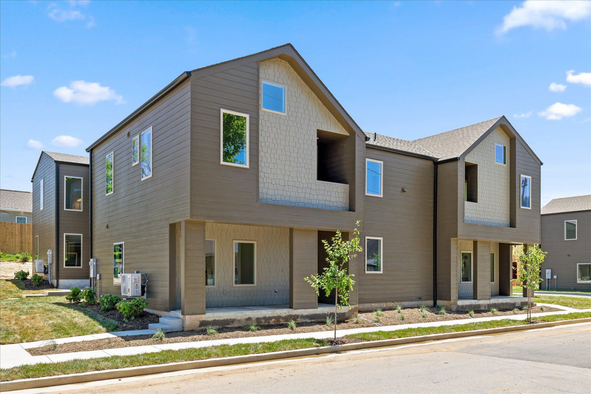 2702 Long Street, Chattanooga, TN 37408 Main Photo