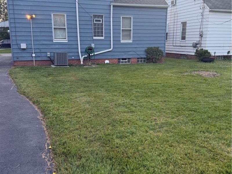 5469 Thomas Street, Maple Heights, OH 44137 Photo 3