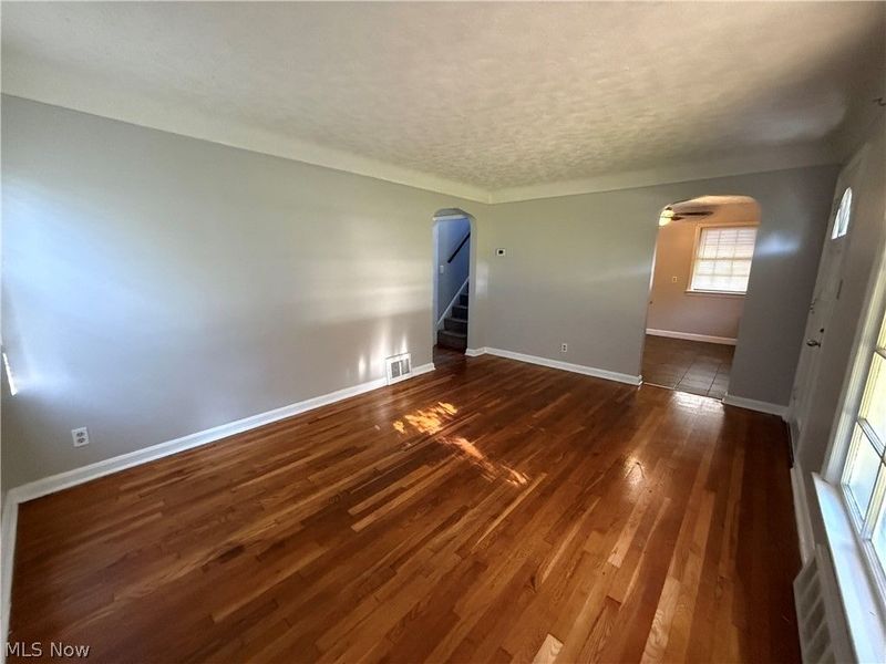 5469 Thomas Street, Maple Heights, OH 44137 Photo 7