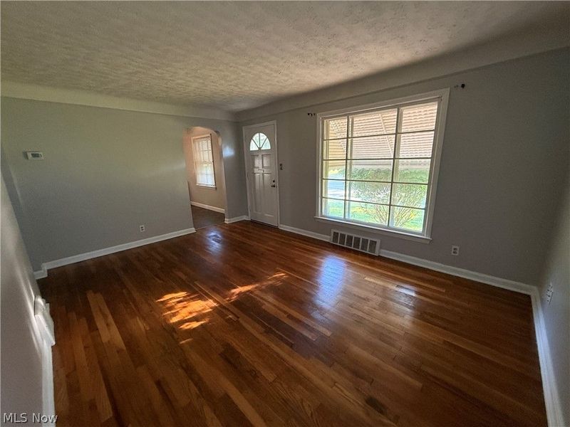 5469 Thomas Street, Maple Heights, OH 44137 Photo 8
