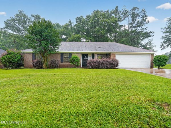 5365 Wynndyke Circle, Jackson, MS 39209
