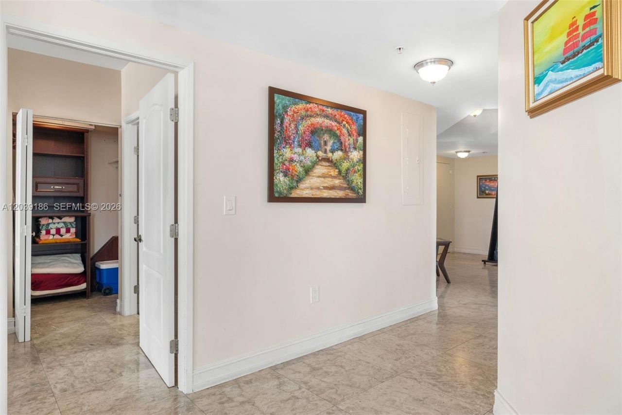 17555 Atlantic Blvd , Unit 708, Sunny Isles Beach, FL 33160 Photo