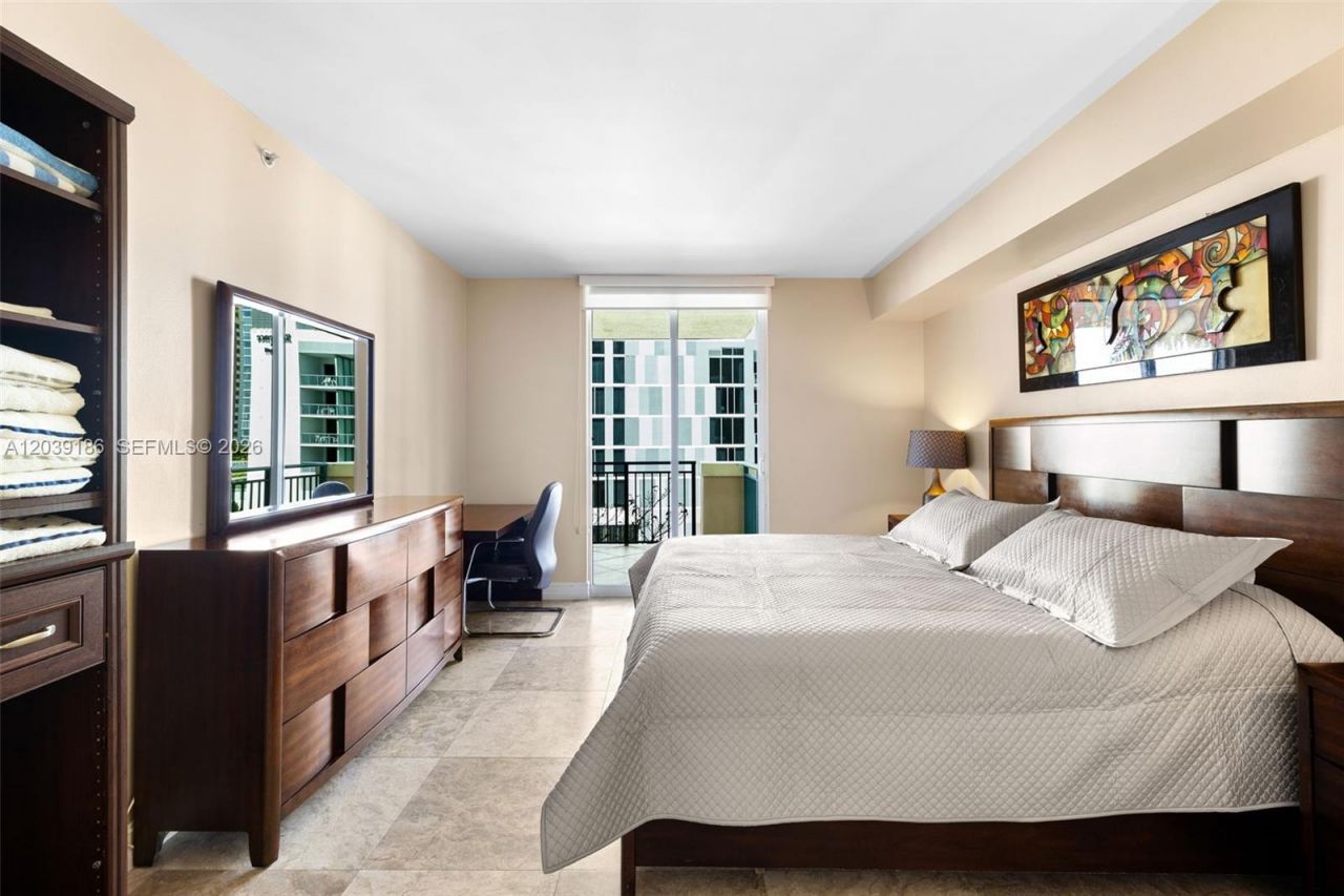 17555 Atlantic Blvd , Unit 708, Sunny Isles Beach, FL 33160 Photo