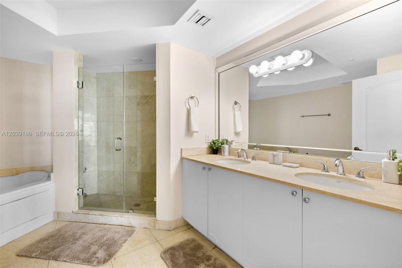 17555 Atlantic Blvd , Unit 708, Sunny Isles Beach, FL 33160 Photo