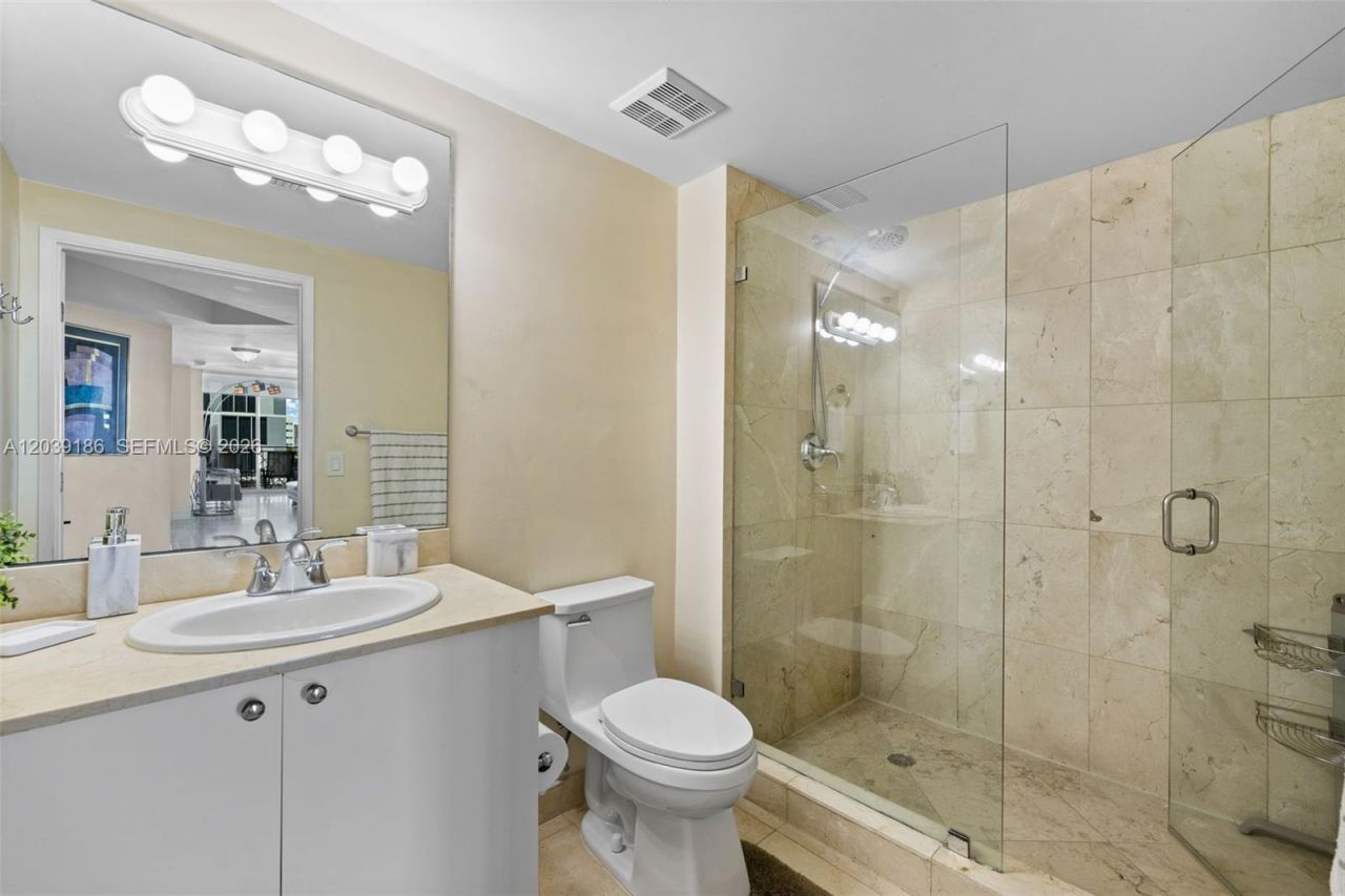 17555 Atlantic Blvd , Unit 708, Sunny Isles Beach, FL 33160 Photo