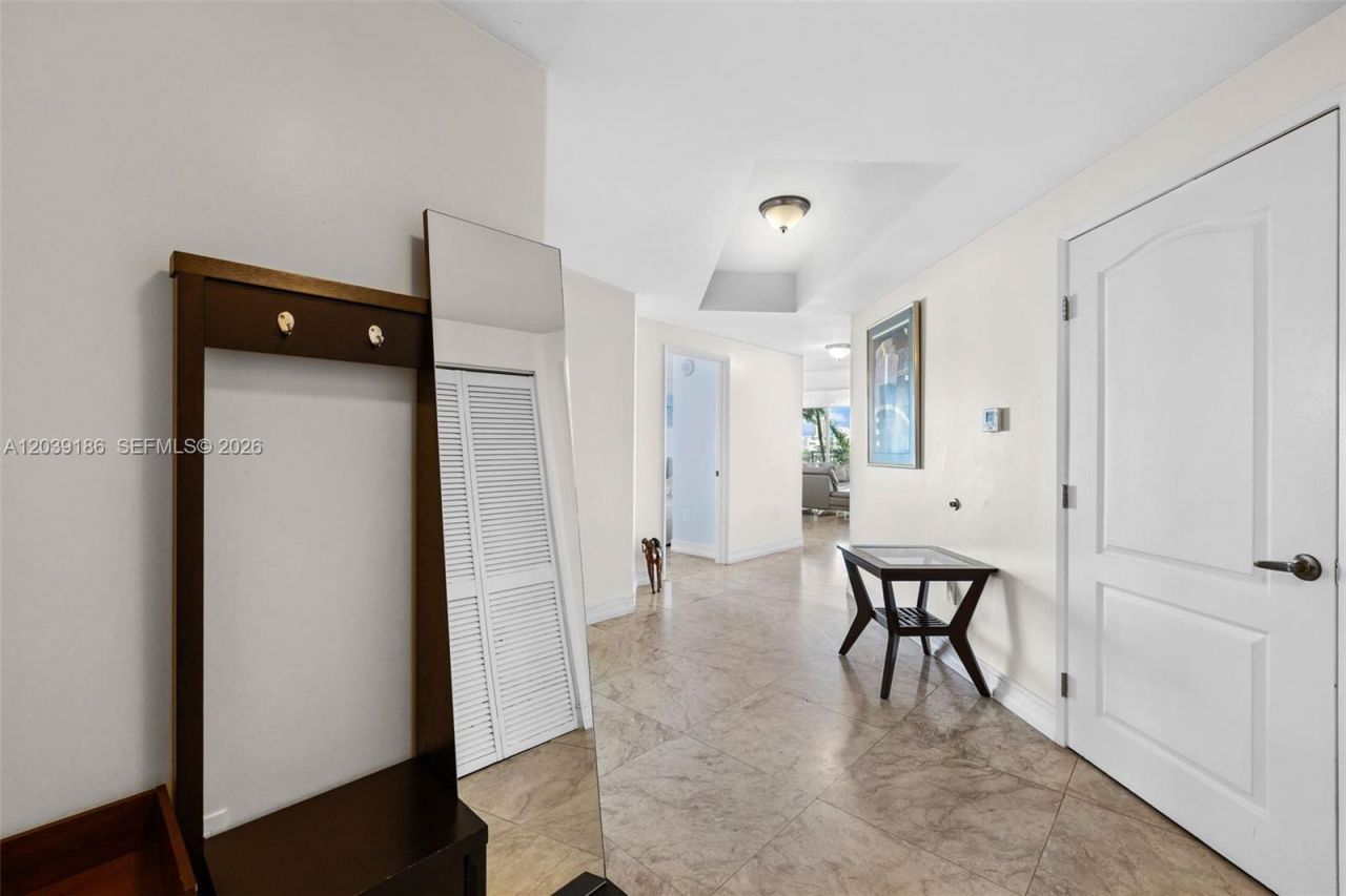 17555 Atlantic Blvd , Unit 708, Sunny Isles Beach, FL 33160 Photo