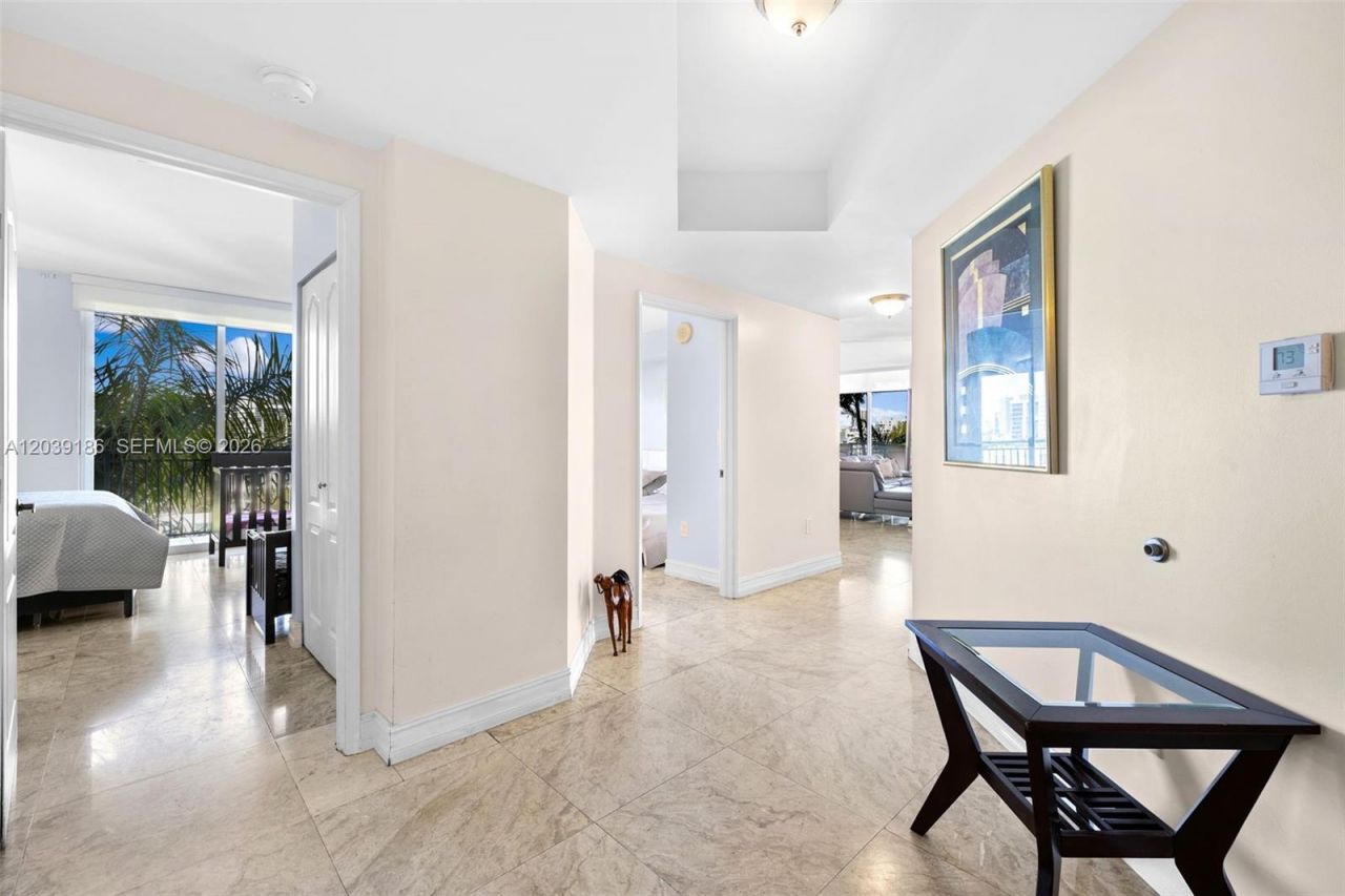 17555 Atlantic Blvd , Unit 708, Sunny Isles Beach, FL 33160 Photo