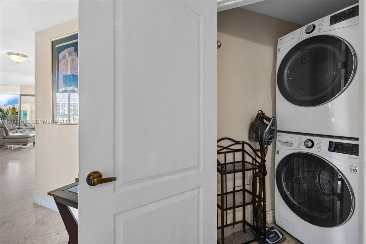 17555 Atlantic Blvd , Unit 708, Sunny Isles Beach, FL 33160 Photo
