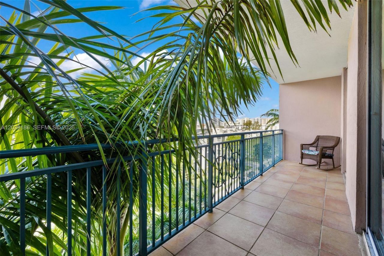 17555 Atlantic Blvd , Unit 708, Sunny Isles Beach, FL 33160 Photo