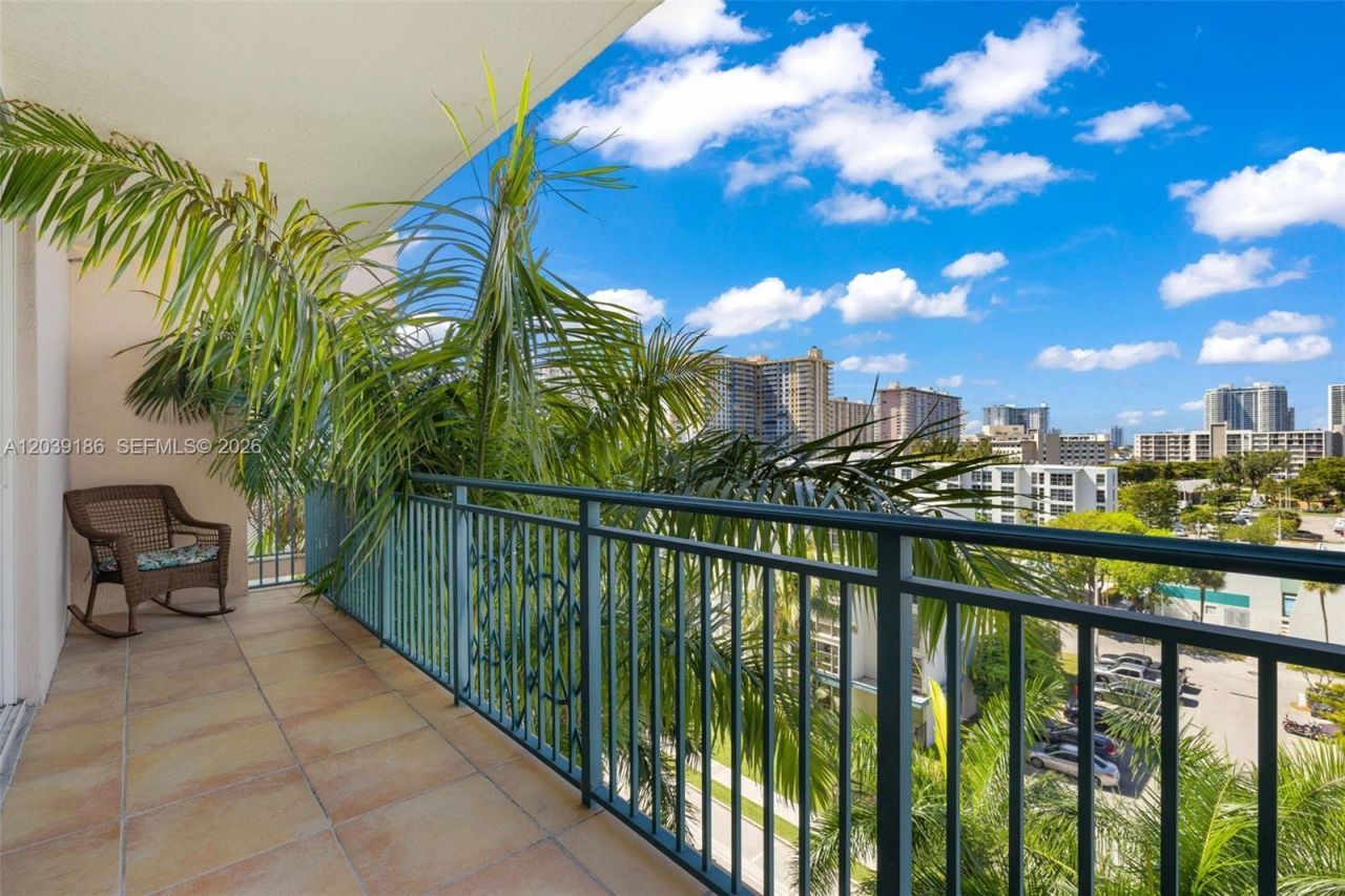 17555 Atlantic Blvd , Unit 708, Sunny Isles Beach, FL 33160 Photo