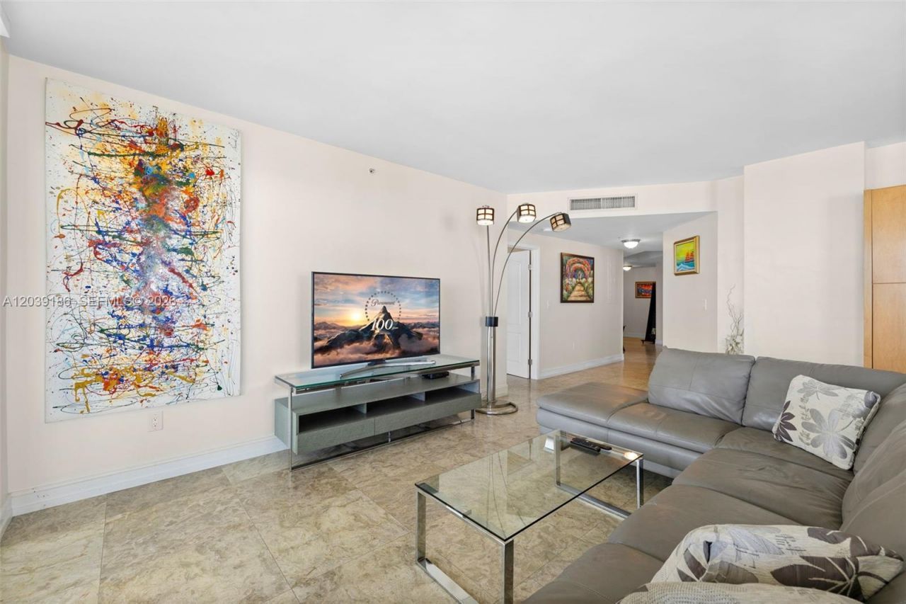 17555 Atlantic Blvd , Unit 708, Sunny Isles Beach, FL 33160 Photo