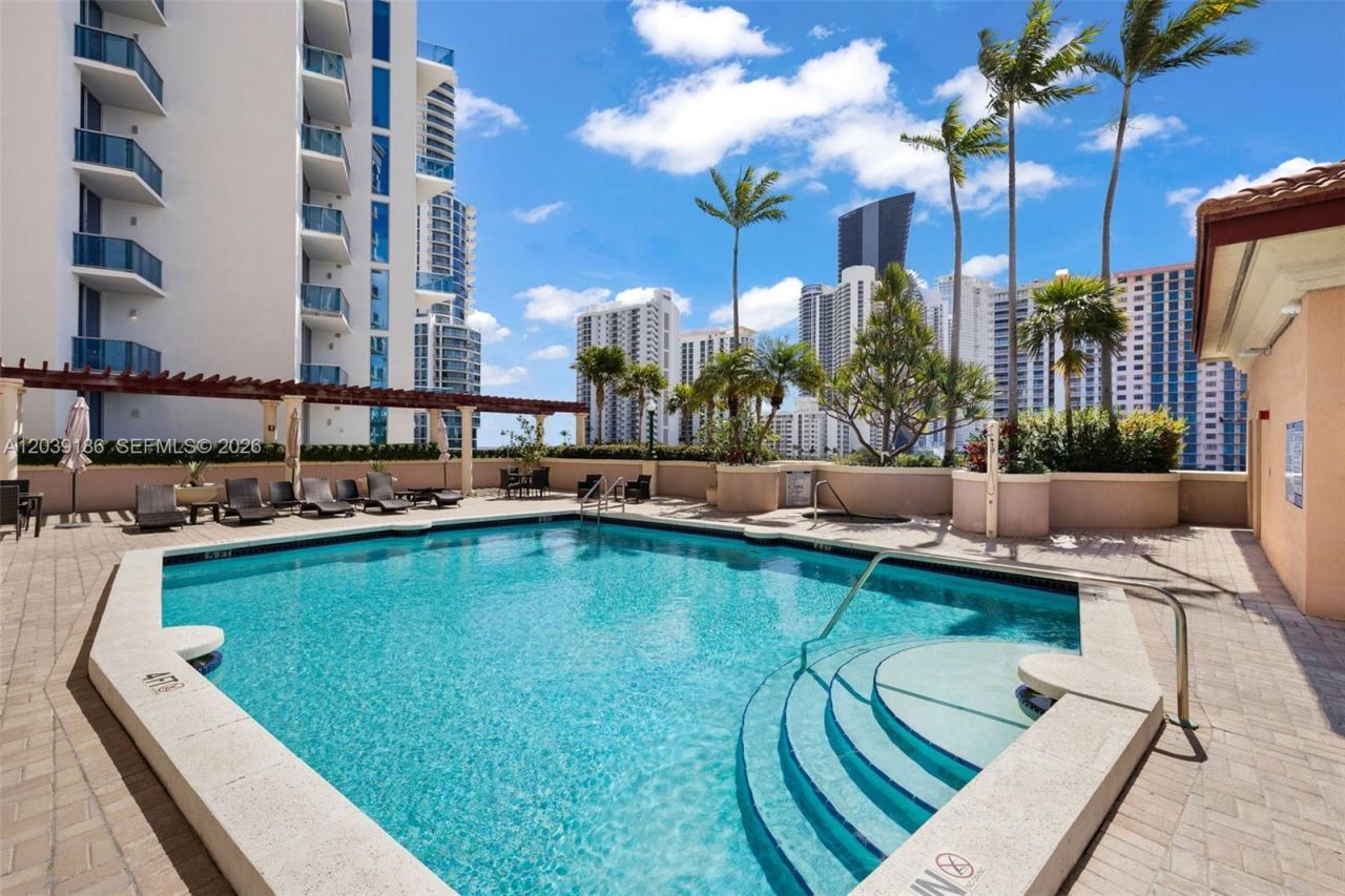 17555 Atlantic Blvd , Unit 708, Sunny Isles Beach, FL 33160 Photo