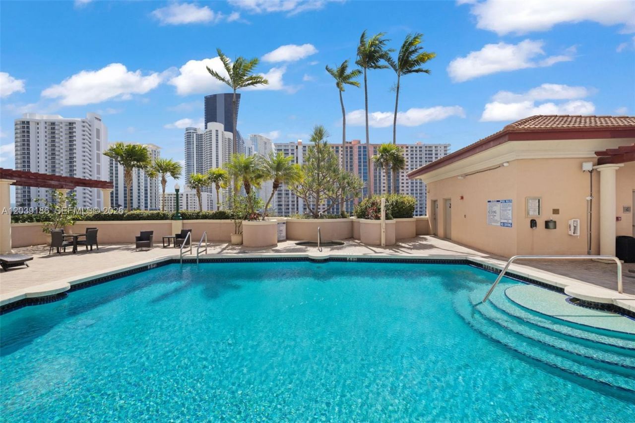 17555 Atlantic Blvd , Unit 708, Sunny Isles Beach, FL 33160 Photo
