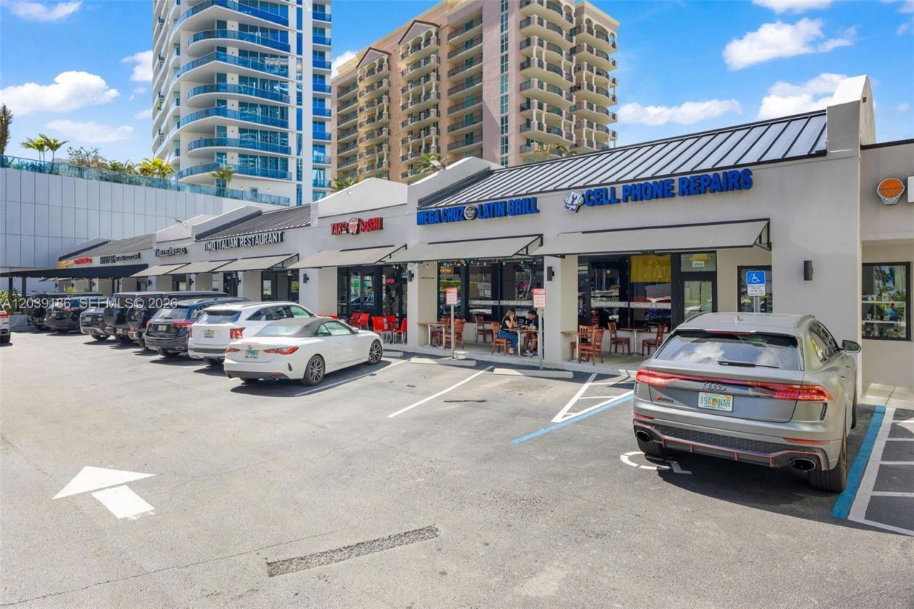 17555 Atlantic Blvd , Unit 708, Sunny Isles Beach, FL 33160 Photo