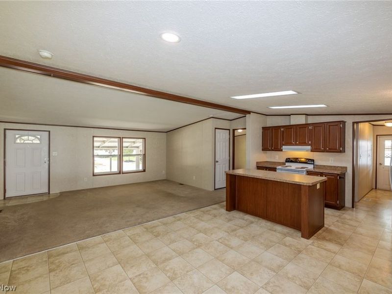 81 Periwinkle Drive, Olmsted Township, OH 44138 Photo 8