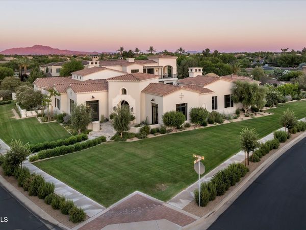 4540 S ETHAN Place, Chandler, AZ 85248
