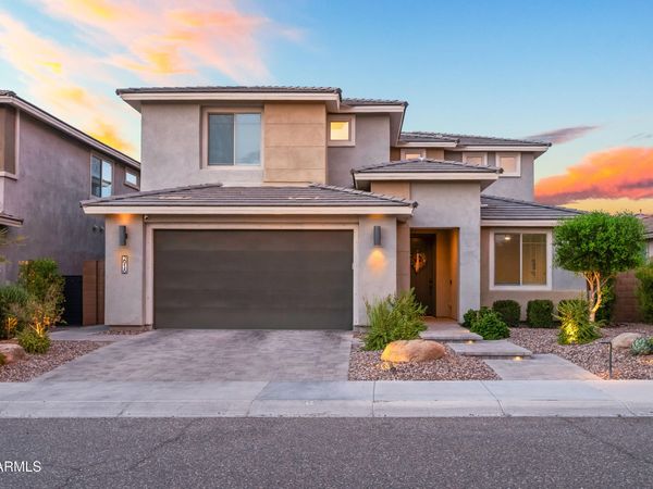 2916 E TINA Drive, Phoenix, AZ 85050