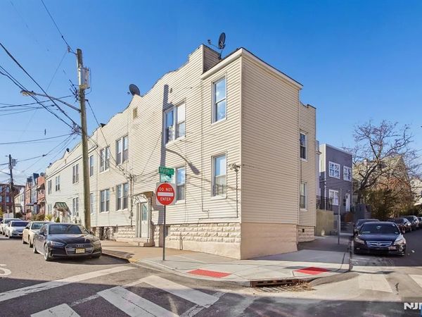 17 Myrtle Avenue, JERSEY CITY, NJ 07305