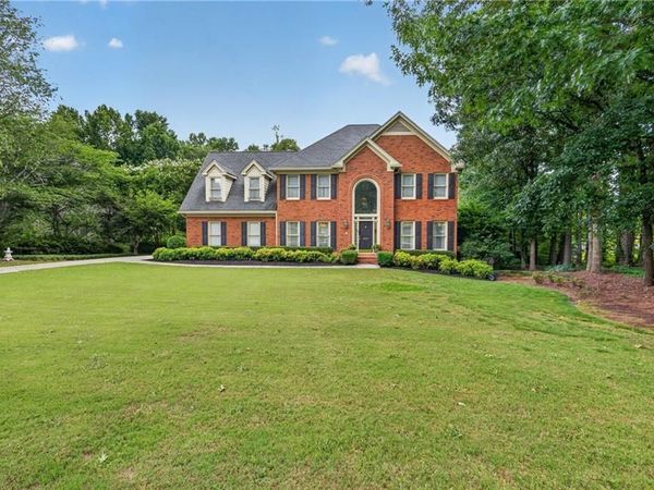 1800 Brookstone Drive , Snellville, GA 30078