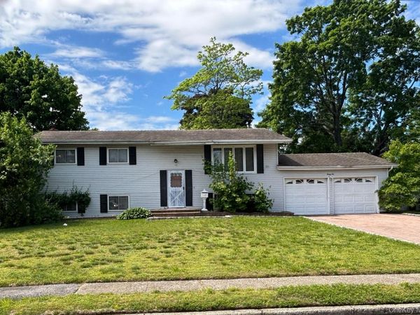 36 Clearview Drive , Wyandanch, NY 11798