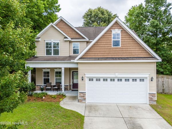 303 Bonnie Court , Sneads Ferry, NC 28460